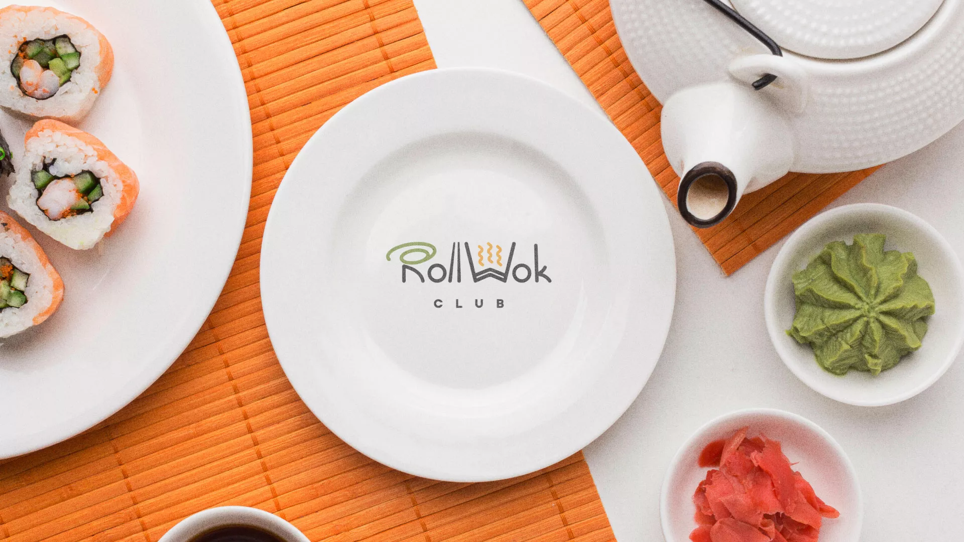Разработка логотипа и фирменного стиля в Емве для суши-бара «Roll Wok Club» Разработка логотипа и фирменного стиля в Емве для суши-бара «Roll Wok Club»